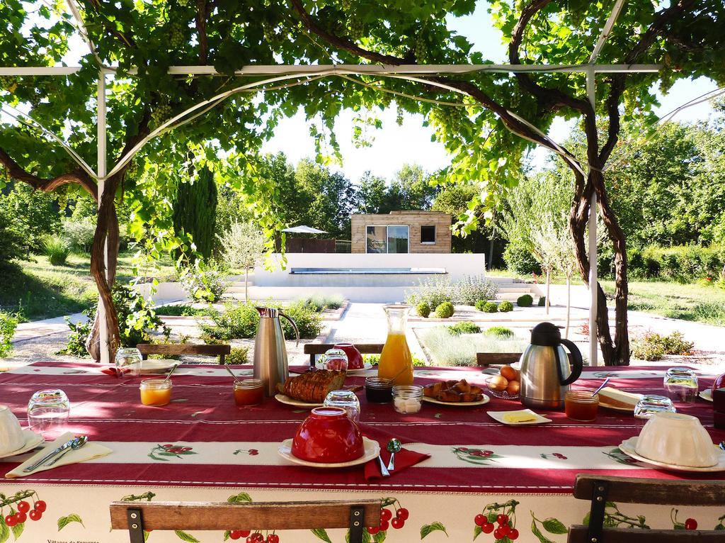 Bed and Breakfast Le Mas De Pie Caud Rognes Exterior foto